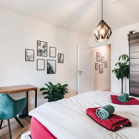 Stilvolle 4-Raumwohnung im Zentrum von Dresden Apartment Dresden