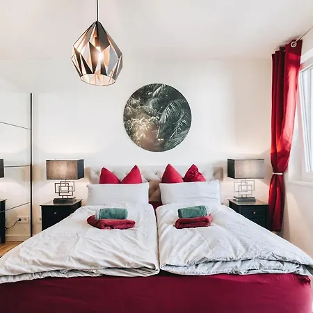Stilvolle 4-Raumwohnung im Zentrum von Dresden Apartment