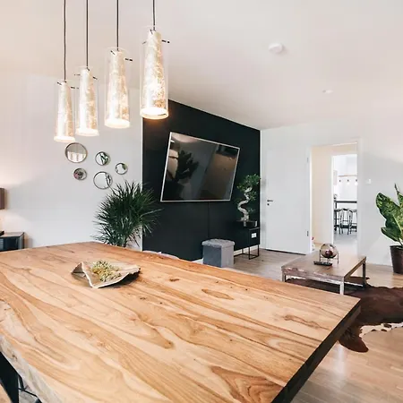 Apartment Stilvolle 4-Raumwohnung im Zentrum von Dresden