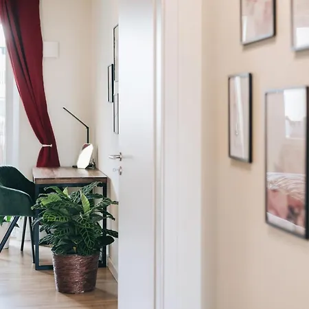 Apartment Stilvolle 4-Raumwohnung im Zentrum von Dresden